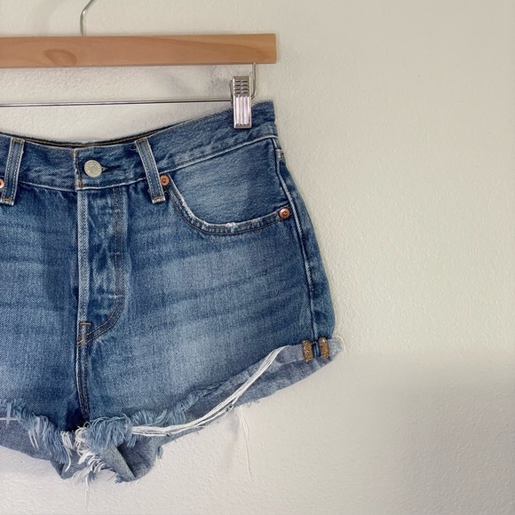 Levi’s 501 High Waist Denim Cutoff Jean Short Blue Explorer 27 - Picture 6 of 13